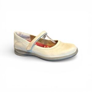 Essence by Aetrex Ivory Mary Jane Shoe Women's size 10.5 GUC